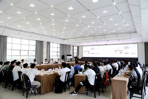 集團公司領導與新入職高校畢業(yè)生共話成長