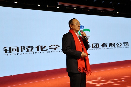 春節(jié)來(lái)臨之際，集團(tuán)公司領(lǐng)導(dǎo)通過(guò)上門(mén)、打電話等方式，慰問(wèn)了集團(tuán)公司級(jí)退休老領(lǐng)導(dǎo)，給他們送去企業(yè)的關(guān)愛(ài)和節(jié)日祝福。 集團(tuán)公司總經(jīng)理吳亞在張鳳騰、蔡惠民（省勞模）家中慰問(wèn)時(shí)，向他們通報(bào)了集團(tuán)公司去年的經(jīng)營(yíng)業(yè)績(jī)、當(dāng)前面臨的困難與挑戰(zhàn)、2026年的工作目標(biāo)和措施、下一步的發(fā)展思路發(fā)展方向。集團(tuán)公司黨委書(shū)記、工會(huì)主席汪華慰問(wèn)了袁菊興、馬國(guó)校。集團(tuán)公司副總經(jīng)理陳勝前慰問(wèn)了陳孝厚、古衛(wèi)國(guó)。集團(tuán)公司副總經(jīng)理陳彬慰問(wèn)了江興海、王志強(qiáng)。集團(tuán)公司副總經(jīng)理查文泉慰問(wèn)了王世?。ㄊ谀＃?、潘建。集團(tuán)公司副總經(jīng)理潘明慰問(wèn)了汪永華、王慶成