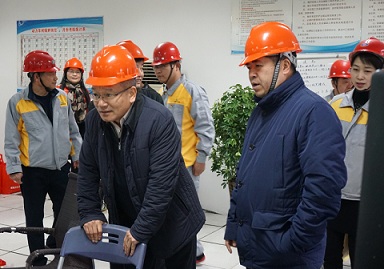 胡啟生率隊來公司慰問春節(jié)堅守崗位職工